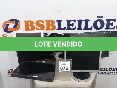 LOTE 076 - 08 MONITORES DE MARCAS E MODELOS DIVERSOS. (NO ESTADO) ATENÇÃO! FAZER A VISITAÇÃO ANTES DE ARREMATAR, NÃO SABEMOS SE FUNCIONA, LEILÃO NÃO TEM GARANTIA E NEM DEVOLUÇÃO, SUJEITO A POSSÍVEIS AVARIAS VISÍVEIS/OCULTAS E/OU AUSÊNCIA DE COMPONENTES