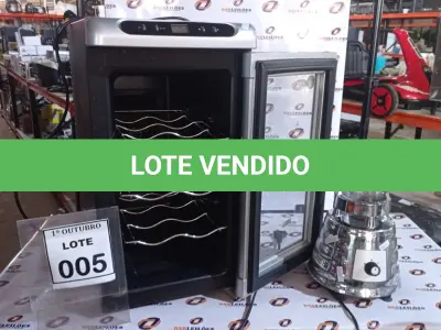 LOTE 005 - 01 CLIMATIZADOR TERMOMÉTRICO DE VINHO E 01 BASE DE LIQUIDIFICADOR. (NO ESTADO) ATENÇÃO! FAZER A VISITAÇÃO ANTES DE ARREMATAR, NÃO SABEMOS SE FUNCIONA, LEILÃO NÃO TEM GARANTIA E NEM DEVOLUÇÃO, SUJEITO A POSSÍVEIS AVARIAS VISÍVEIS/OCULTAS E/OU AUSÊNCIA DE COMPONENTES.