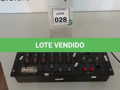 LOTE 028 - 01 MESA DE SOM 06 CANAIS MODELO MXS6 MARCA CICLOTRON. (NO ESTADO) ATENÇÃO! FAZER A VISITAÇÃO ANTES DE ARREMATAR, NÃO SABEMOS SE FUNCIONA, LEILÃO NÃO TEM GARANTIA E NEM DEVOLUÇÃO, SUJEITO A POSSÍVEIS AVARIAS VISÍVEIS/OCULTAS E/OU AUSÊNCIA DE COMPONENTES.