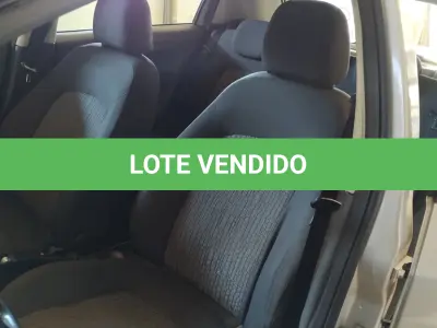 LOTE 164 - 01 FIAT PUNTO ESSENCE 1.6 ALCOOL/GASOLINA, ANO 2011/2011 NA COR PRATA. (NO ESTADO)