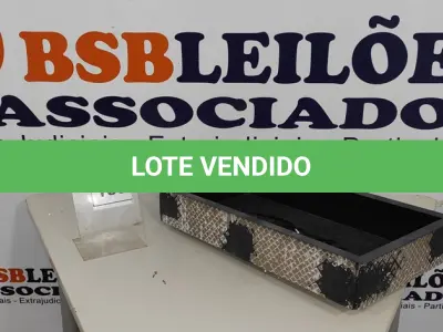 LOTE 159 - 01 NICHO DE PORCELANATO BANHEIRO SHAMPOO PRETO. (NO ESTADO, NÃO SABEMOS SE FUNCIONA. LEILÃO NÃO TEM GARANTIA E NEM DEVOLUÇÃO, SUJEITO A POSSÍVEIS AVARIAS VISÍVEIS/OCULTAS E/OU AUSÊNCIA DE COMPONENTES)