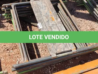 LOTE 195 - 10 PEÇAS ANDAIMES DE 1 X 1M COM 01 PLATAFORMA. (NO ESTADO, NÃO SABEMOS SE FUNCIONA. LEILÃO NÃO TEM GARANTIA E NEM DEVOLUÇÃO, SUJEITO A POSSÍVEIS AVARIAS VISÍVEIS/OCULTAS E/OU AUSÊNCIA DE COMPONENTES)