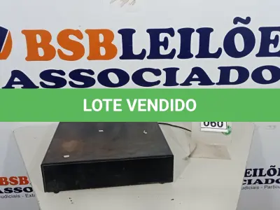 LOTE 060 - 01 GAVETA DE DINHEIRO. (NO ESTADO) ATENÇÃO! FAZER A VISITAÇÃO ANTES DE ARREMATAR, NÃO SABEMOS SE FUNCIONA, LEILÃO NÃO TEM GARANTIA E NEM DEVOLUÇÃO, SUJEITO A POSSÍVEIS AVARIAS VISÍVEIS/OCULTAS E/OU AUSÊNCIA DE COMPONENTES.
