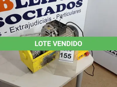 LOTE 155 - 01 GUINCHO ELÉTRICO MENEGOTTI 220V – 500 A 1000 KG. (NO ESTADO, NÃO SABEMOS SE FUNCIONA. LEILÃO NÃO TEM GARANTIA E NEM DEVOLUÇÃO, SUJEITO A POSSÍVEIS AVARIAS VISÍVEIS/OCULTAS E/OU AUSÊNCIA DE COMPONENTES)