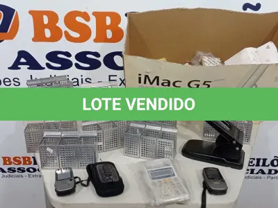 LOTE 074 - 01 LOTE COM GRANDE QUANTIDADE DE BLOCOS DE NOTAS, SUPORTES DE CANETAS E MATERIAIS DE ESCRITÓRIO DIVERSOS. (NO ESTADO) ATENÇÃO! FAZER A VISITAÇÃO ANTES DE ARREMATAR, NÃO SABEMOS SE FUNCIONA, LEILÃO NÃO TEM GARANTIA E NEM DEVOLUÇÃO, SUJEITO A POSSÍVEIS AVARIAS VISÍVEIS/OCULTAS E/OU AUSÊNCIA DE COMPONENTES.