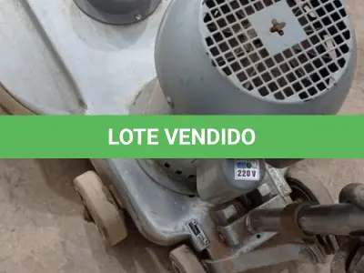LOTE 169 - 01 ENCERADEIRA LUSTRADORA POLIDORA HIGH SPEED 1600 RPM. . (NO ESTADO, NÃO SABEMOS SE FUNCIONA. LEILÃO NÃO TEM GARANTIA E NEM DEVOLUÇÃO, SUJEITO A POSSÍVEIS AVARIAS VISÍVEIS/OCULTAS E/OU AUSÊNCIA DE COMPONENTES)
