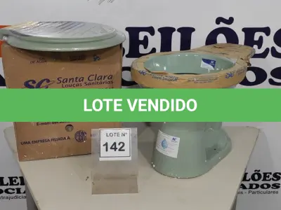 LOTE 142 - 01 KIT VASO BACIA COM CAIXA ACOPLADA VERDE SANTA CLARA. (NO ESTADO, NÃO SABEMOS SE FUNCIONA. LEILÃO NÃO TEM GARANTIA E NEM DEVOLUÇÃO, SUJEITO A POSSÍVEIS AVARIAS VISÍVEIS/OCULTAS E/OU AUSÊNCIA DE COMPONENTES)