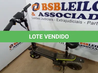 LOTE 132 - 01 PATINETE ELÉTRICO COM BANCO MUV FLOW 1000W 48V MXF COR PRETO/VERDE. (NO ESTADO, NÃO SABEMOS SE FUNCIONA. LEILÃO NÃO TEM GARANTIA E NEM DEVOLUÇÃO, SUJEITO A POSSÍVEIS AVARIAS VISÍVEIS/OCULTAS E/OU AUSÊNCIA DE COMPONENTES)
