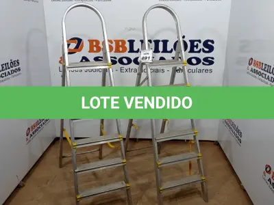 LOTE 491 - 02 ESCADAS DE ALUMÍNIO DOBRÁVEL. (NO ESTADO) ATENÇÃO! FAZER A VISITAÇÃO ANTES DE ARREMATAR, NÃO SABEMOS SE FUNCIONA, LEILÃO NÃO TEM GARANTIA E NEM DEVOLUÇÃO, SUJEITO A POSSÍVEIS AVARIAS VISÍVEIS/OCULTAS E/OU AUSÊNCIA DE COMPONENTES.