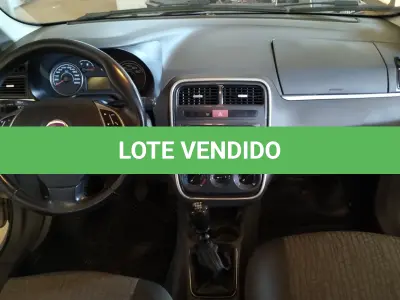 LOTE 164 - 01 FIAT PUNTO ESSENCE 1.6 ALCOOL/GASOLINA, ANO 2011/2011 NA COR PRATA. (NO ESTADO)