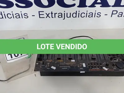LOTE 107 - 01 MESA DE SOM MARCA GEMINI. (NO ESTADO) ATENÇÃO! FAZER A VISITAÇÃO ANTES DE ARREMATAR, NÃO SABEMOS SE FUNCIONA, LEILÃO NÃO TEM GARANTIA E NEM DEVOLUÇÃO, SUJEITO A POSSÍVEIS AVARIAS VISÍVEIS/OCULTAS E/OU AUSÊNCIA DE COMPONENTES.