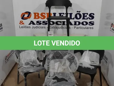 LOTE 157 - 04 CADEIRAS DE SALA DE JANTAR MODERNAS RIGEL, PRETA. (NO ESTADO, NÃO SABEMOS SE FUNCIONA. LEILÃO NÃO TEM GARANTIA E NEM DEVOLUÇÃO, SUJEITO A POSSÍVEIS AVARIAS VISÍVEIS/OCULTAS E/OU AUSÊNCIA DE COMPONENTES)