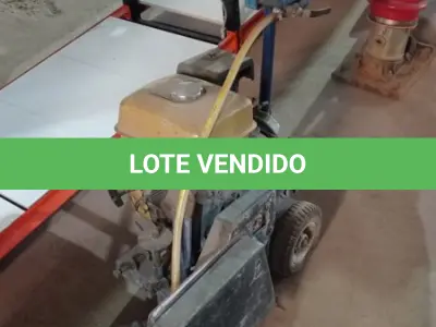 LOTE 140 - 01 CORTADORA DE PISO BÚFALO 13HP GASOLINA. (NO ESTADO, NÃO SABEMOS SE FUNCIONA. LEILÃO NÃO TEM GARANTIA E NEM DEVOLUÇÃO, SUJEITO A POSSÍVEIS AVARIAS VISÍVEIS/OCULTAS E/OU AUSÊNCIA DE COMPONENTES)
