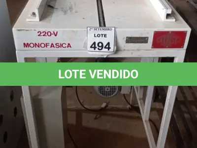 LOTE 494 - 01 GUILHOTINA DE MESA MANUAL 220V GK440-40E MARCA KRAUSE. (NO ESTADO) ATENÇÃO! FAZER A VISITAÇÃO ANTES DE ARREMATAR, NÃO SABEMOS SE FUNCIONA, LEILÃO NÃO TEM GARANTIA E NEM DEVOLUÇÃO, SUJEITO A POSSÍVEIS AVARIAS VISÍVEIS/OCULTAS E/OU AUSÊNCIA DE COMPONENTES.