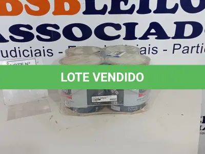 LOTE 168 - 04 LATAS DE ESMALTE SINTÉTICO COM 3,6L CADA NA COR OURO ANTIGO MARCA LUZTOL. (NO ESTADO, NÃO SABEMOS SE FUNCIONA. LEILÃO NÃO TEM GARANTIA E NEM DEVOLUÇÃO, SUJEITO A POSSÍVEIS AVARIAS VISÍVEIS/OCULTAS E/OU AUSÊNCIA DE COMPONENTES)
