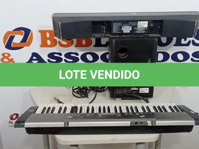 LOTE 009 - 01 HOME THEATER SOUND BAR MARCA PHILIPS E 01 TECLADO MUSICAL. (NO ESTADO) ATENÇÃO! FAZER A VISITAÇÃO ANTES DE ARREMATAR, NÃO SABEMOS SE FUNCIONA, LEILÃO NÃO TEM GARANTIA E NEM DEVOLUÇÃO, SUJEITO A POSSÍVEIS AVARIAS VISÍVEIS/OCULTAS E/OU AUSÊNCIA DE COMPONENTES.