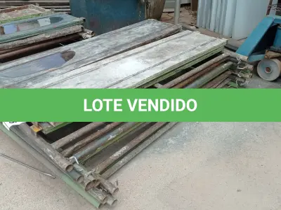 LOTE 146 - 10 PEÇAS ANDAIMES DE 1 X 1,50M COM 04 PLATAFORMA DE 1,50M (NO ESTADO, NÃO SABEMOS SE FUNCIONA. LEILÃO NÃO TEM GARANTIA E NEM DEVOLUÇÃO, SUJEITO A POSSÍVEIS AVARIAS VISÍVEIS/OCULTAS E/OU AUSÊNCIA DE COMPONENTES)