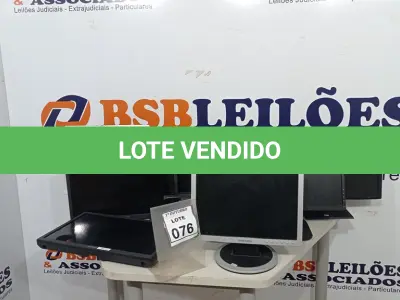 LOTE 076 - 08 MONITORES DE MARCAS E MODELOS DIVERSOS. (NO ESTADO) ATENÇÃO! FAZER A VISITAÇÃO ANTES DE ARREMATAR, NÃO SABEMOS SE FUNCIONA, LEILÃO NÃO TEM GARANTIA E NEM DEVOLUÇÃO, SUJEITO A POSSÍVEIS AVARIAS VISÍVEIS/OCULTAS E/OU AUSÊNCIA DE COMPONENTES