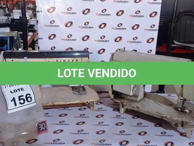 LOTE 156 - 02 MAQUINAS DE COSTURA. (NO ESTADO) ATENÇÃO! FAZER A VISITAÇÃO ANTES DE ARREMATAR, NÃO SABEMOS SE FUNCIONA, LEILÃO NÃO TEM GARANTIA E NEM DEVOLUÇÃO, SUJEITO A POSSÍVEIS AVARIAS VISÍVEIS/OCULTAS E/OU AUSÊNCIA DE COMPONENTES.