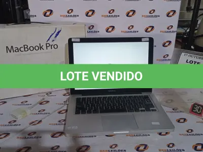 LOTE 199 - 01 MACBOOK PRO I7 COM CARREGADOR. (NO ESTADO) ATENÇÃO! FAZER A VISITAÇÃO ANTES DE ARREMATAR, NÃO SABEMOS SE FUNCIONA, LEILÃO NÃO TEM GARANTIA E NEM DEVOLUÇÃO, SUJEITO A POSSÍVEIS AVARIAS VISÍVEIS/OCULTAS E/OU AUSÊNCIA DE COMPONENTES.