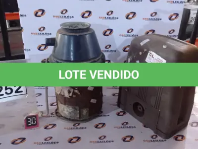 LOTE 252 - 01 TRITURADOR DE RESÍDUOS E 01 MOTOR ELÉTRICO DE PORTÃO. (NO ESTADO) ATENÇÃO! FAZER A VISITAÇÃO ANTES DE ARREMATAR, NÃO SABEMOS SE FUNCIONA, LEILÃO NÃO TEM GARANTIA E NEM DEVOLUÇÃO, SUJEITO A POSSÍVEIS AVARIAS VISÍVEIS/OCULTAS E/OU AUSÊNCIA DE COMPONENTES.