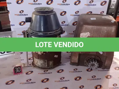 LOTE 252 - 01 TRITURADOR DE RESÍDUOS E 01 MOTOR ELÉTRICO DE PORTÃO. (NO ESTADO) ATENÇÃO! FAZER A VISITAÇÃO ANTES DE ARREMATAR, NÃO SABEMOS SE FUNCIONA, LEILÃO NÃO TEM GARANTIA E NEM DEVOLUÇÃO, SUJEITO A POSSÍVEIS AVARIAS VISÍVEIS/OCULTAS E/OU AUSÊNCIA DE COMPONENTES.