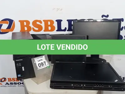 LOTE 097 - 05 MONITORES DE MARCAS E MODELOS DIVERSOS E 01 CPU MARCA POSITIVO. (NO ESTADO) ATENÇÃO! FAZER A VISITAÇÃO ANTES DE ARREMATAR, NÃO SABEMOS SE FUNCIONA, LEILÃO NÃO TEM GARANTIA E NEM DEVOLUÇÃO, SUJEITO A POSSÍVEIS AVARIAS VISÍVEIS/OCULTAS E/OU AUSÊNCIA DE COMPONENTES.