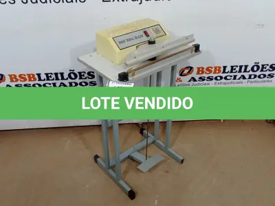 LOTE 352 - 01 SELADORA DE EMBALAGENS PLÁSTICAS COM ACIONAMENTO POR PEDAL. (NO ESTADO) ATENÇÃO! FAZER A VISITAÇÃO ANTES DE ARREMATAR, NÃO SABEMOS SE FUNCIONA, LEILÃO NÃO TEM GARANTIA E NEM DEVOLUÇÃO, SUJEITO A POSSÍVEIS AVARIAS VISÍVEIS/OCULTAS E/OU AUSÊNCIA DE COMPONENTES.