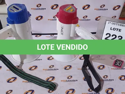 LOTE 223 - 02 MEGAFONES. (NO ESTADO) ATENÇÃO! FAZER A VISITAÇÃO ANTES DE ARREMATAR, NÃO SABEMOS SE FUNCIONA, LEILÃO NÃO TEM GARANTIA E NEM DEVOLUÇÃO, SUJEITO A POSSÍVEIS AVARIAS VISÍVEIS/OCULTAS E/OU AUSÊNCIA DE COMPONENTES.