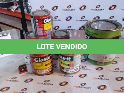 LOTE 264 - 01 LATA DE ACRÍLICO FOSCO 3,6L NA COR FOSCO EQUILÍBRIO MARCA GLASURIT E 05 LATAS DE ESMALTE SINTÉTICO DE 900ML CORES VARIADAS MARCA GLASURIT. (NO ESTADO) ATENÇÃO! FAZER A VISITAÇÃO ANTES DE ARREMATAR, NÃO SABEMOS SE FUNCIONA, LEILÃO NÃO TEM GARANTIA E NEM DEVOLUÇÃO, SUJEITO A POSSÍVEIS AVARIAS VISÍVEIS/OCULTAS E/OU AUSÊNCIA DE COMPONENTES.