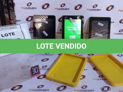 LOTE 163 - 03 TABLETS MARCA CCE. (NO ESTADO) ATENÇÃO! FAZER A VISITAÇÃO ANTES DE ARREMATAR, NÃO SABEMOS SE FUNCIONA, LEILÃO NÃO TEM GARANTIA E NEM DEVOLUÇÃO, SUJEITO A POSSÍVEIS AVARIAS VISÍVEIS/OCULTAS E/OU AUSÊNCIA DE COMPONENTES.