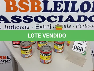 LOTE 088 - 04 LATAS DE ESMALTE SINTÉTICO DE 900ML CORES VARIADAS MARCA GLASURIT, 01 CATALIZADOR EPÓXI E 01 DILUENTE EPÓXI. (NO ESTADO) ATENÇÃO! FAZER A VISITAÇÃO ANTES DE ARREMATAR, NÃO SABEMOS SE FUNCIONA, LEILÃO NÃO TEM GARANTIA E NEM DEVOLUÇÃO, SUJEITO A POSSÍVEIS AVARIAS VISÍVEIS/OCULTAS E/OU AUSÊNCIA DE COMPONENTES.