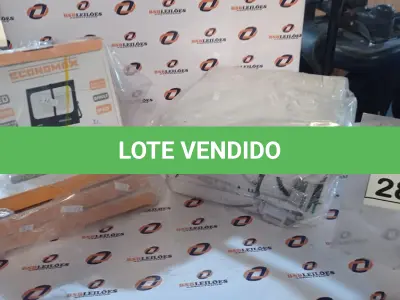 LOTE 286 - 01 LOTE COM VÁRIAS LUMINÁRIAS LED. (NO ESTADO) ATENÇÃO! FAZER A VISITAÇÃO ANTES DE ARREMATAR, NÃO SABEMOS SE FUNCIONA, LEILÃO NÃO TEM GARANTIA E NEM DEVOLUÇÃO, SUJEITO A POSSÍVEIS AVARIAS VISÍVEIS/OCULTAS E/OU AUSÊNCIA DE COMPONENTES.