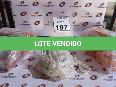 LOTE 197 - 01 LOTE COM GRANDE QUANTIDADE DE FONES DE OUVIDO E CABOS DE CARREGADOR. (NO ESTADO) ATENÇÃO! FAZER A VISITAÇÃO ANTES DE ARREMATAR, NÃO SABEMOS SE FUNCIONA, LEILÃO NÃO TEM GARANTIA E NEM DEVOLUÇÃO, SUJEITO A POSSÍVEIS AVARIAS VISÍVEIS/OCULTAS E/OU AUSÊNCIA DE COMPONENTES.