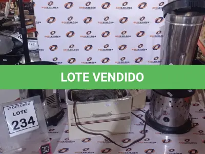 LOTE 234 - 01 FRITADEIRA ELÉTRICA, 01 LIQUIDIFICADOR INDUSTRIAL E 01 MOTOR DE LIQUIDIFICADOR INDUSTRIAL. (NO ESTADO) ATENÇÃO! FAZER A VISITAÇÃO ANTES DE ARREMATAR, NÃO SABEMOS SE FUNCIONA, LEILÃO NÃO TEM GARANTIA E NEM DEVOLUÇÃO, SUJEITO A POSSÍVEIS AVARIAS VISÍVEIS/OCULTAS E/OU AUSÊNCIA DE COMPONENTES.