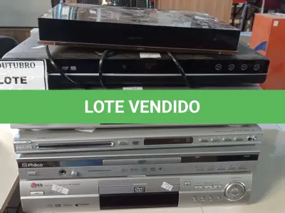 LOTE 310 - 07 APARELHOS DE DVD, 02 APARELHOS DE VÍDEO CASSETE, 01 RECEPTOR DE TV E 01 RÁDIO RELÓGIO. (NO ESTADO) ATENÇÃO! FAZER A VISITAÇÃO ANTES DE ARREMATAR, NÃO SABEMOS SE FUNCIONA, LEILÃO NÃO TEM GARANTIA E NEM DEVOLUÇÃO, SUJEITO A POSSÍVEIS AVARIAS VISÍVEIS/OCULTAS E/OU AUSÊNCIA DE COMPONENTES.