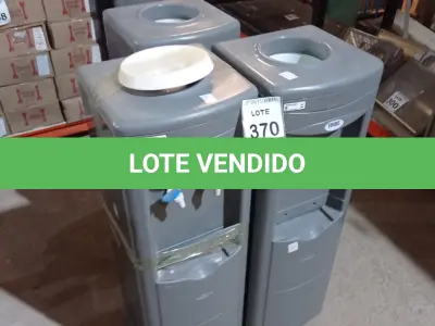 LOTE 370 - 03 BEBEDOUROS PARA GARRAFÃO. (NO ESTADO) ATENÇÃO! FAZER A VISITAÇÃO ANTES DE ARREMATAR, NÃO SABEMOS SE FUNCIONA, LEILÃO NÃO TEM GARANTIA E NEM DEVOLUÇÃO, SUJEITO A POSSÍVEIS AVARIAS VISÍVEIS/OCULTAS E/OU AUSÊNCIA DE COMPONENTES.