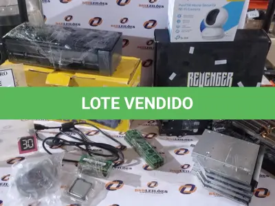 LOTE 343 - 02 TRANCAS PARA NOTEBOOK, 03 PLACAS DE VÍDEO, 05 GRAVADORAS NOTEBOOKS, 01 PROCESSADOR, 10 MEMÓRIAS PARA PC, 09 MEMÓRIAS PARA NOTEBOOK, 03 HDS, 01 MOUSE, 01 SCANNER, 03 COLETORES DE DADO, 01 CÂMERA WIFI TPLINK. (NO ESTADO) ATENÇÃO! FAZER A VISITAÇÃO ANTES DE ARREMATAR, NÃO SABEMOS SE FUNCIONA, LEILÃO NÃO TEM GARANTIA E NEM DEVOLUÇÃO, SUJEITO A POSSÍVEIS AVARIAS VISÍVEIS/OCULTAS E/OU AUSÊNCIA DE COMPONENTES.