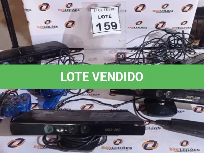 LOTE 159 - 04 KINECT DE XBOX, 01 MICROFONE E 02 JOYSTICKS. (NO ESTADO) ATENÇÃO! FAZER A VISITAÇÃO ANTES DE ARREMATAR, NÃO SABEMOS SE FUNCIONA, LEILÃO NÃO TEM GARANTIA E NEM DEVOLUÇÃO, SUJEITO A POSSÍVEIS AVARIAS VISÍVEIS/OCULTAS E/OU AUSÊNCIA DE COMPONENTES.