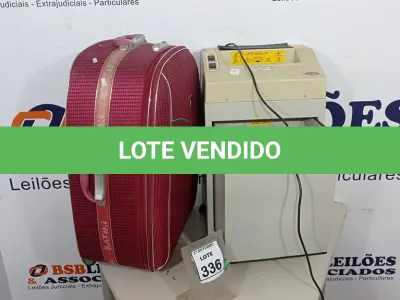 LOTE 336 - 01 FRAGMENTADORA DE PAPEL E 01 MALA. (NO ESTADO) ATENÇÃO! FAZER A VISITAÇÃO ANTES DE ARREMATAR, NÃO SABEMOS SE FUNCIONA, LEILÃO NÃO TEM GARANTIA E NEM DEVOLUÇÃO, SUJEITO A POSSÍVEIS AVARIAS VISÍVEIS/OCULTAS E/OU AUSÊNCIA DE COMPONENTES.