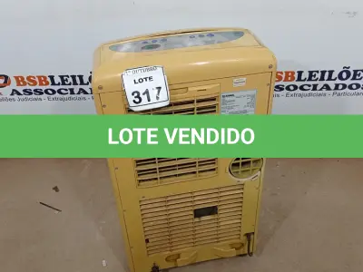 LOTE 317 - 01 AR CONDICIONADO PORTÁTIL 10.000BTUS MARCA ARIAGEL. (NO ESTADO) ATENÇÃO! FAZER A VISITAÇÃO ANTES DE ARREMATAR, NÃO SABEMOS SE FUNCIONA, LEILÃO NÃO TEM GARANTIA E NEM DEVOLUÇÃO, SUJEITO A POSSÍVEIS AVARIAS VISÍVEIS/OCULTAS E/OU AUSÊNCIA DE COMPONENTES.