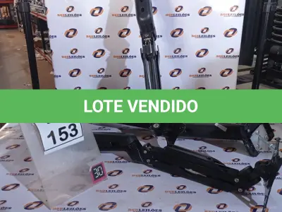 LOTE 153 - 03 SUPORTES DE MONITOR. (NO ESTADO) ATENÇÃO! FAZER A VISITAÇÃO ANTES DE ARREMATAR, NÃO SABEMOS SE FUNCIONA, LEILÃO NÃO TEM GARANTIA E NEM DEVOLUÇÃO, SUJEITO A POSSÍVEIS AVARIAS VISÍVEIS/OCULTAS E/OU AUSÊNCIA DE COMPONENTES.