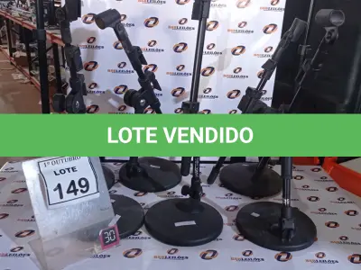 LOTE 149 - 06 SUPORTES PARA MICROFONE. (NO ESTADO) ATENÇÃO! FAZER A VISITAÇÃO ANTES DE ARREMATAR, NÃO SABEMOS SE FUNCIONA, LEILÃO NÃO TEM GARANTIA E NEM DEVOLUÇÃO, SUJEITO A POSSÍVEIS AVARIAS VISÍVEIS/OCULTAS E/OU AUSÊNCIA DE COMPONENTES.
