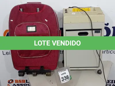 LOTE 336 - 01 FRAGMENTADORA DE PAPEL E 01 MALA. (NO ESTADO) ATENÇÃO! FAZER A VISITAÇÃO ANTES DE ARREMATAR, NÃO SABEMOS SE FUNCIONA, LEILÃO NÃO TEM GARANTIA E NEM DEVOLUÇÃO, SUJEITO A POSSÍVEIS AVARIAS VISÍVEIS/OCULTAS E/OU AUSÊNCIA DE COMPONENTES.