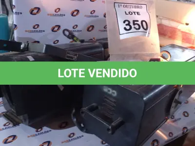 LOTE 350 - 02 REFLETORES PARA PALCO. (NO ESTADO) ATENÇÃO! FAZER A VISITAÇÃO ANTES DE ARREMATAR, NÃO SABEMOS SE FUNCIONA, LEILÃO NÃO TEM GARANTIA E NEM DEVOLUÇÃO, SUJEITO A POSSÍVEIS AVARIAS VISÍVEIS/OCULTAS E/OU AUSÊNCIA DE COMPONENTES.