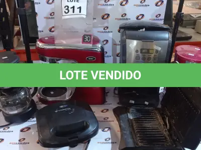 LOTE 311 - 04 CAFETEIRAS DE MARCAS E MODELOS DIVERSOS E 02 SANDUICHEIRAS. (NO ESTADO) ATENÇÃO! FAZER A VISITAÇÃO ANTES DE ARREMATAR, NÃO SABEMOS SE FUNCIONA, LEILÃO NÃO TEM GARANTIA E NEM DEVOLUÇÃO, SUJEITO A POSSÍVEIS AVARIAS VISÍVEIS/OCULTAS E/OU AUSÊNCIA DE COMPONENTES.