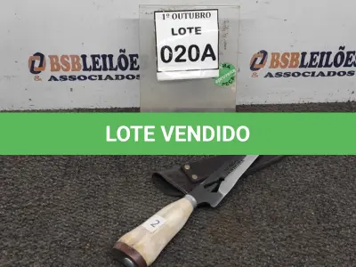 LOTE 020 - 01 FACA ARTESANAL NOSSA SENHORA AÇO CARBONO E CABO DE OSSO 39CM. (NO ESTADO) ATENÇÃO! FAZER A VISITAÇÃO ANTES DE ARREMATAR, NÃO SABEMOS SE FUNCIONA, LEILÃO NÃO TEM GARANTIA E NEM DEVOLUÇÃO, SUJEITO A POSSÍVEIS AVARIAS VISÍVEIS/OCULTAS E/OU AUSÊNCIA DE COMPONENTES.
