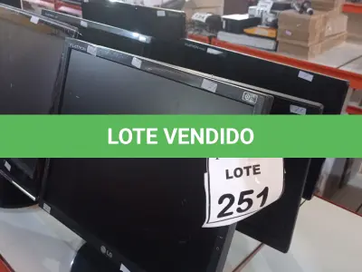 LOTE 251 - 06 MONITORES DE MARCAS E MODELOS DIVERSOS. (NO ESTADO) ATENÇÃO! FAZER A VISITAÇÃO ANTES DE ARREMATAR, NÃO SABEMOS SE FUNCIONA, LEILÃO NÃO TEM GARANTIA E NEM DEVOLUÇÃO, SUJEITO A POSSÍVEIS AVARIAS VISÍVEIS/OCULTAS E/OU AUSÊNCIA DE COMPONENTES.