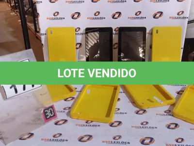 LOTE 177 - 04 TABLETS MARCA CCE. (NO ESTADO) ATENÇÃO! FAZER A VISITAÇÃO ANTES DE ARREMATAR, NÃO SABEMOS SE FUNCIONA, LEILÃO NÃO TEM GARANTIA E NEM DEVOLUÇÃO, SUJEITO A POSSÍVEIS AVARIAS VISÍVEIS/OCULTAS E/OU AUSÊNCIA DE COMPONENTES.