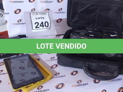 LOTE 240 - 01 PROJETOR MARCA BENQ, 01 MINI PC E 01 TABLET MARCA CCE. (NO ESTADO) ATENÇÃO! FAZER A VISITAÇÃO ANTES DE ARREMATAR, NÃO SABEMOS SE FUNCIONA, LEILÃO NÃO TEM GARANTIA E NEM DEVOLUÇÃO, SUJEITO A POSSÍVEIS AVARIAS VISÍVEIS/OCULTAS E/OU AUSÊNCIA DE COMPONENTES.